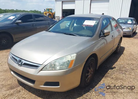 2007 Honda Accord 2.4 Lx z USA, uszkodzony, nr VIN 3HGCM56497G703984